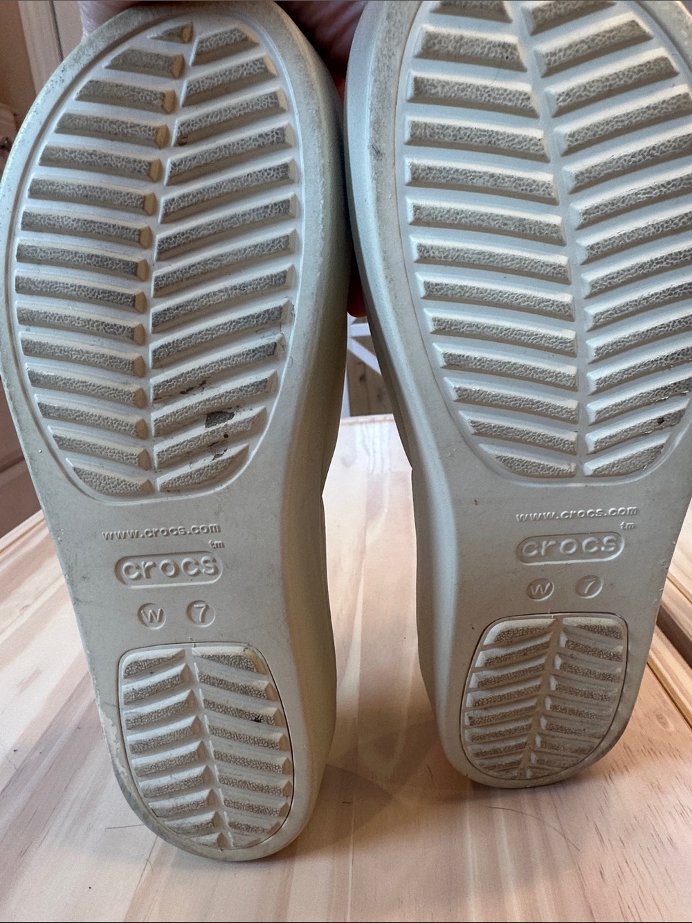 CROCS Women's Platform Slide Sandals in Cream LiteRide - Picture 4 of 4